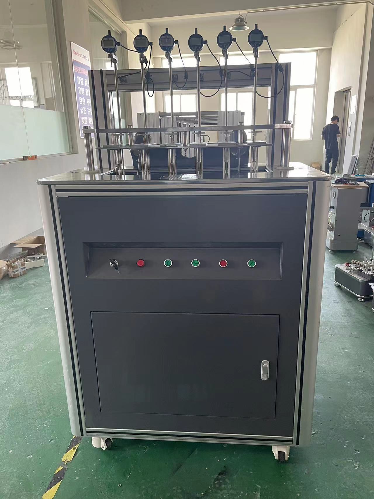 1712654162765238.jpg 微機(jī)控制非金屬材料熱變形維卡軟化點(diǎn)溫度測(cè)定儀